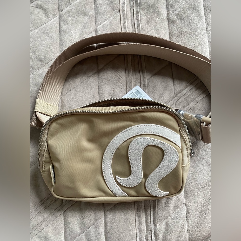 Lululemon belt bag